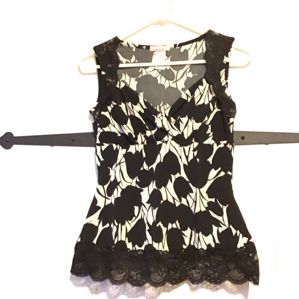 Vol.1 Blouse Floral Sleeveless Lace Edge Size Medium